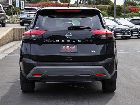 Used 2023 Nissan Rogue SV FWD image 7