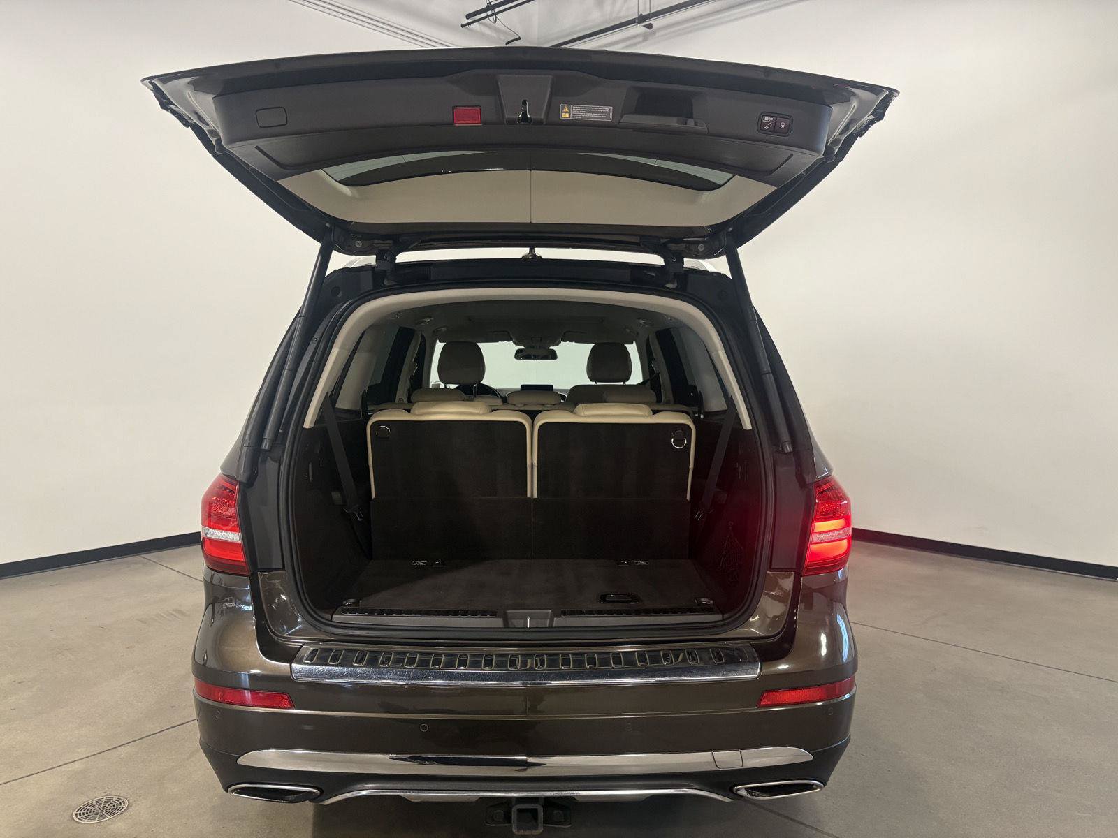 Used 2017 Mercedes-Benz GLS 450 4MATIC image 37