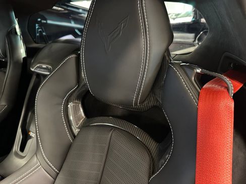 Used 2025 Chevrolet Corvette Z06 RWD image 16