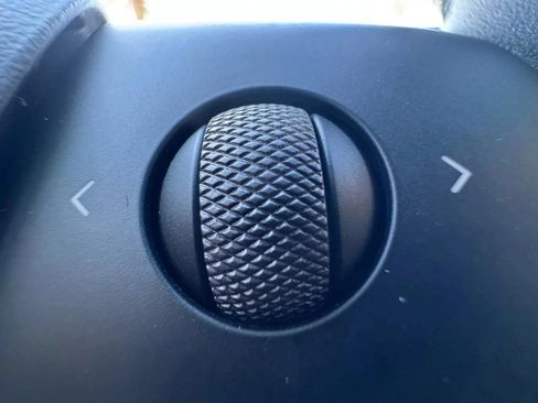Used 2023 Tesla Model Y 2WD image 24