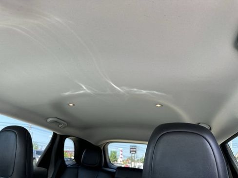 Used 2019 Jeep Cherokee Latitude Plus AWD/4WD image 18