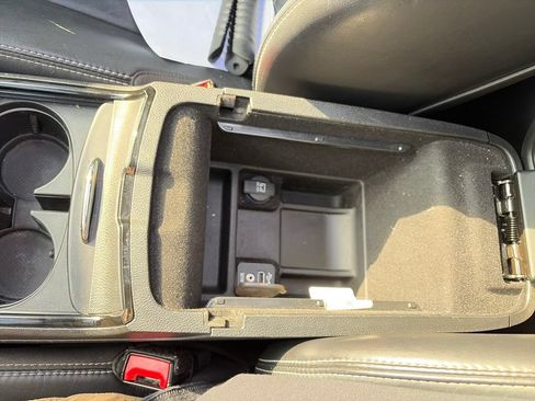 Used 2014 Chrysler 300 S RWD image 29