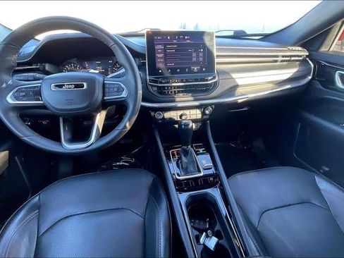 Used 2023 Jeep Compass Limited image 19