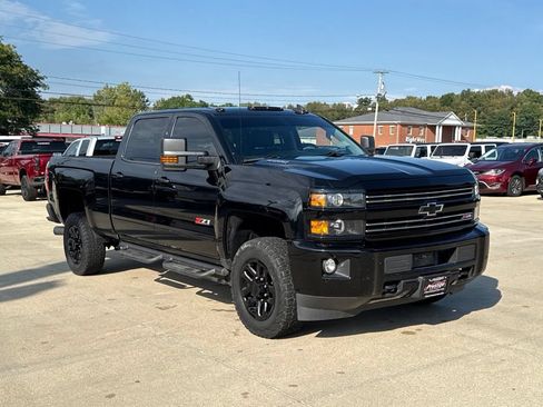 Used 2016 Chevrolet Silverado 2500 LT w/ Midnight Edition AWD/4WD image 14