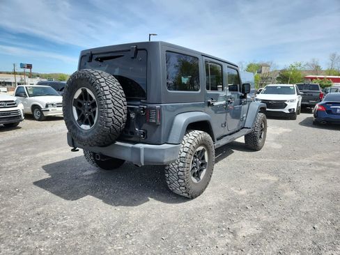 Used 2018 Jeep Wrangler Unlimited Sport S image 5
