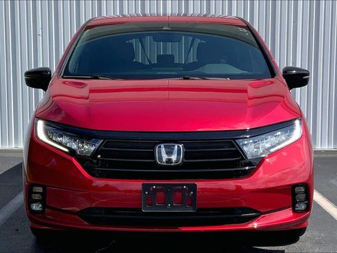 Used 2024 Honda Odyssey Sport image 3