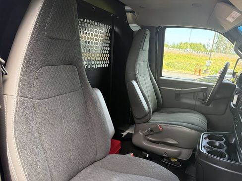Certified 2025 GMC Savana 2500 w/ Driver Convenience Package RWD image 24