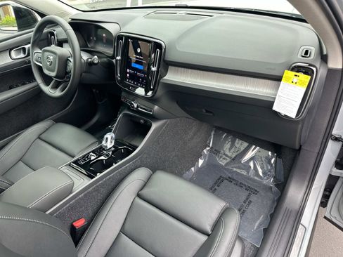 New 2026 Volvo XC40 B5 Plus w/ Protection Package Premier image 21