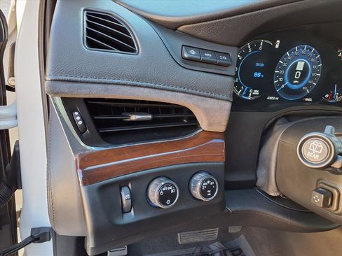Used 2019 Cadillac Escalade Luxury image 21