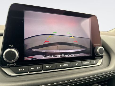 Used 2023 Nissan Rogue SV w/ SV Premium B Package image 15