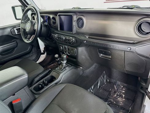 Used 2022 Jeep Wrangler Unlimited Sport AWD/4WD image 32