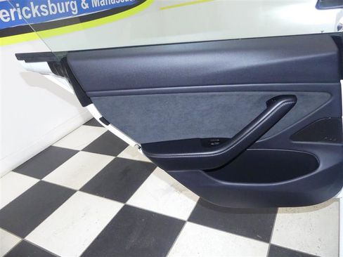 Used 2017 Tesla Model 3 Long Range image 23