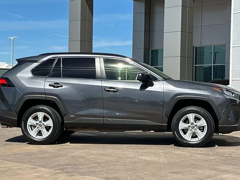 Used 2019 Toyota RAV4 LE w/ Carpet Mat Package image 3