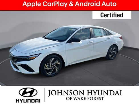 Certified 2025 Hyundai Elantra SEL image 10