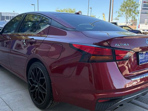 Used 2021 Nissan Altima 2.5 SR w/ SR Premium Package FWD image 10