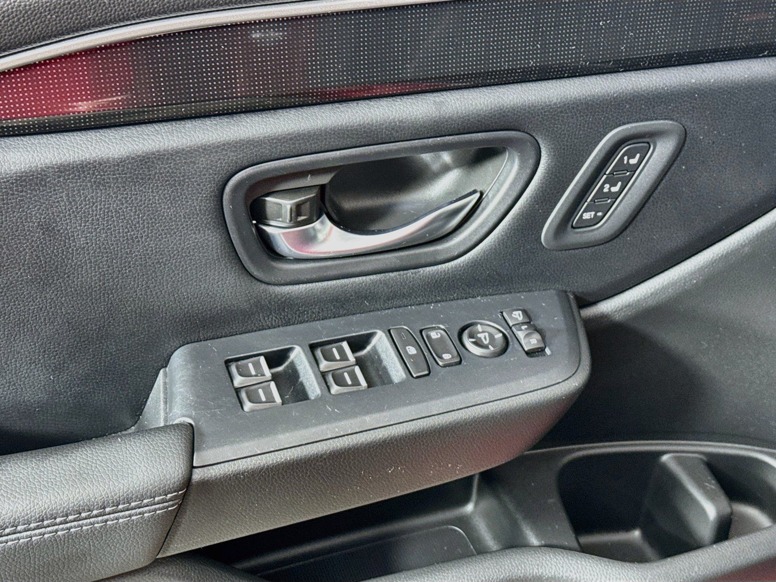 Used 2023 Honda Pilot Elite image 25