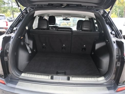 Used 2019 Jeep Cherokee Latitude Plus AWD/4WD image 16