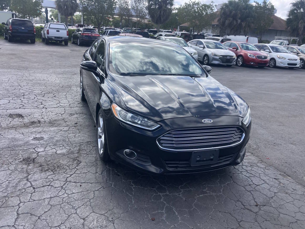 Used 2016 Ford Fusion SE w/ Equipment Group 201A FWD image 8