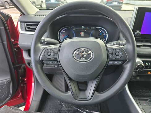 Certified 2025 Toyota RAV4 XLE w/ Convenience Package image 24