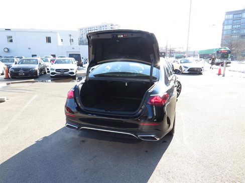 Used 2024 Mercedes-Benz E 350 4MATIC Sedan image 31