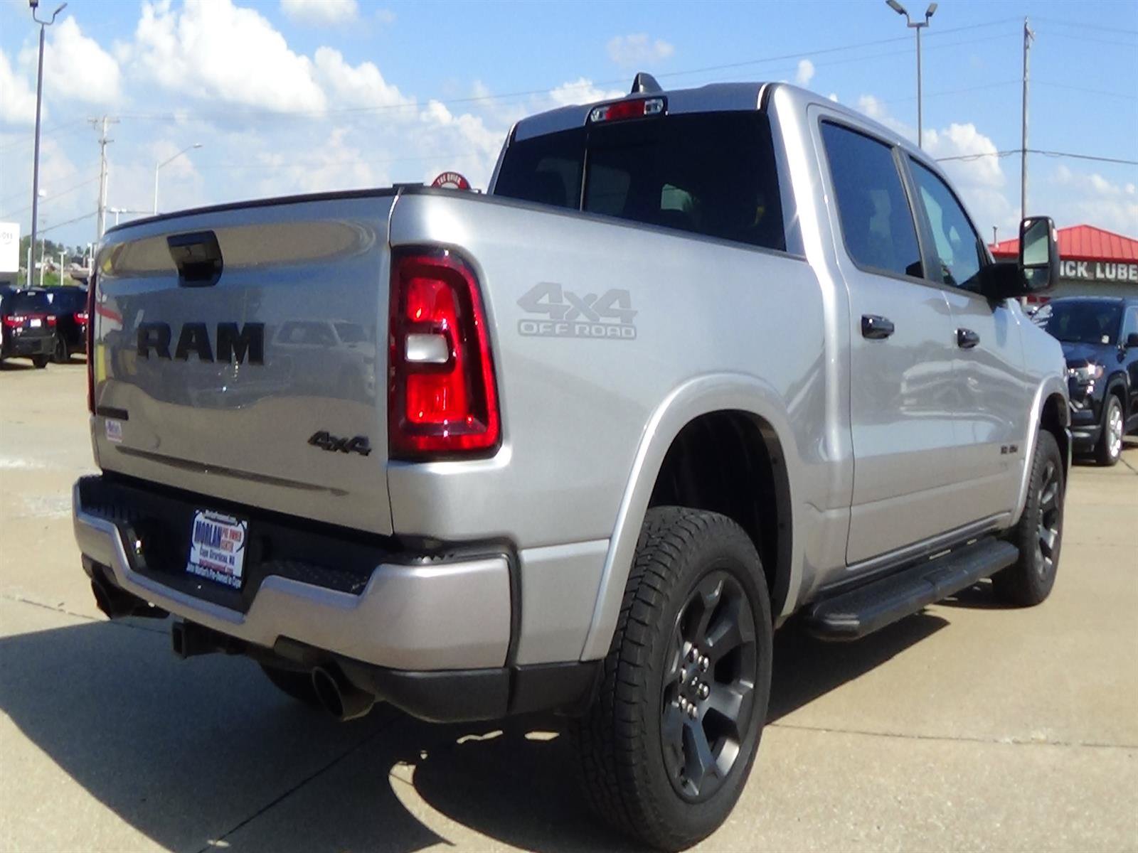 Used 2025 RAM 1500 Big Horn AWD/4WD image 6