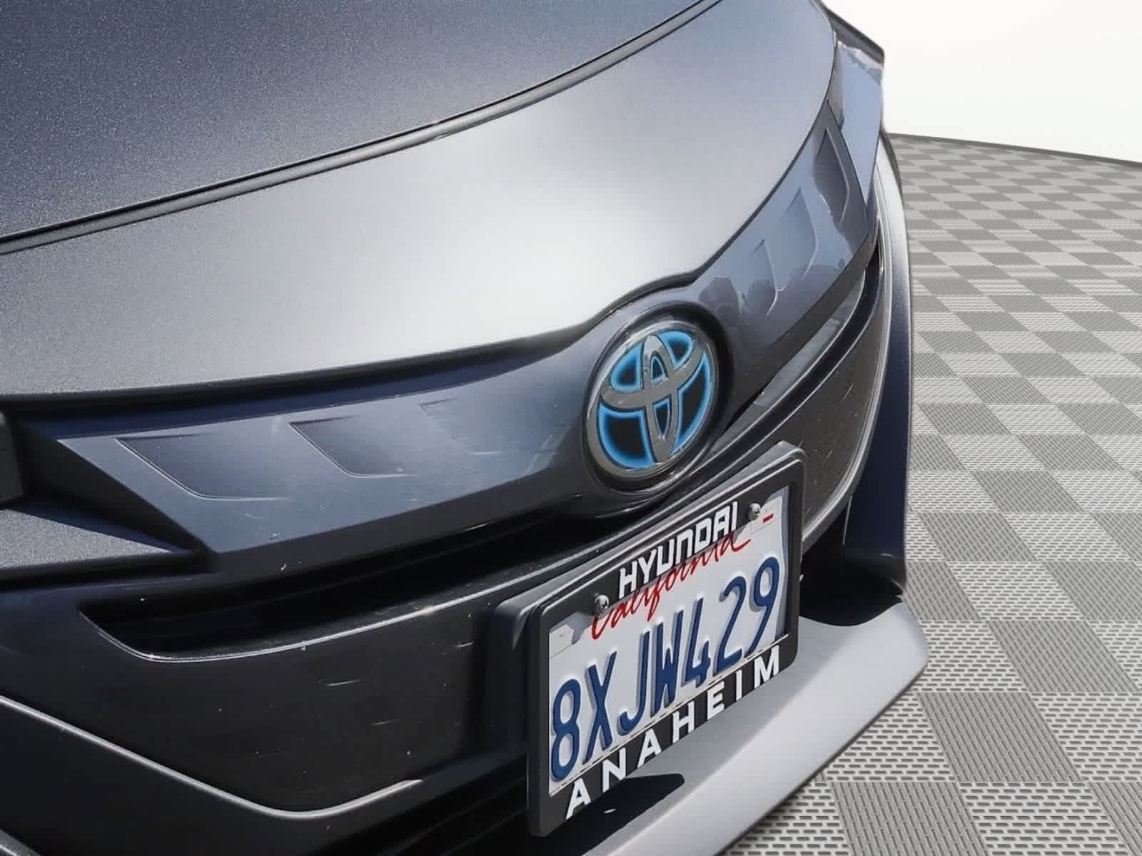 Used 2022 Toyota Prius Prime XLE FWD image 6