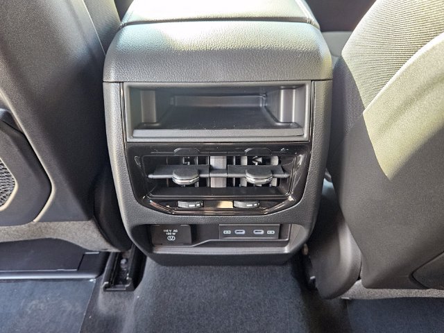 New 2027 Jeep Grand Cherokee Altitude RWD image 13