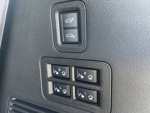 Used 2026 INFINITI QX80 4WD w/ Sport Exterior Package image 9