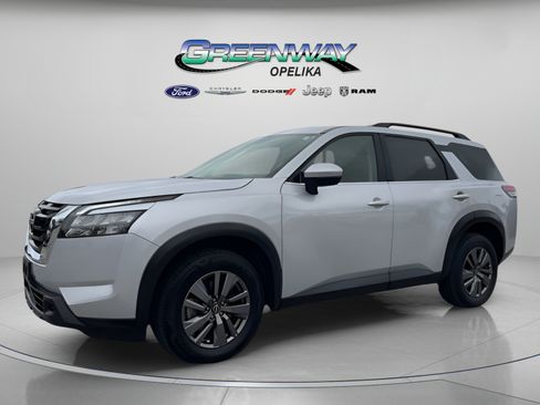 Used 2025 Nissan Pathfinder SV AWD/4WD image 9