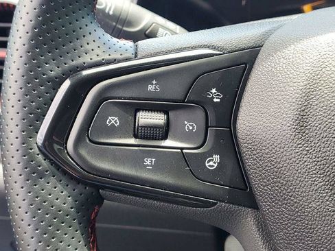 Certified 2024 Chevrolet Trax RS w/ Sunroof Package FWD image 9