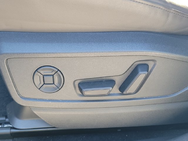 Used 2025 Audi Q5 Premium Plus w/ Premium Plus AWD/4WD image 7