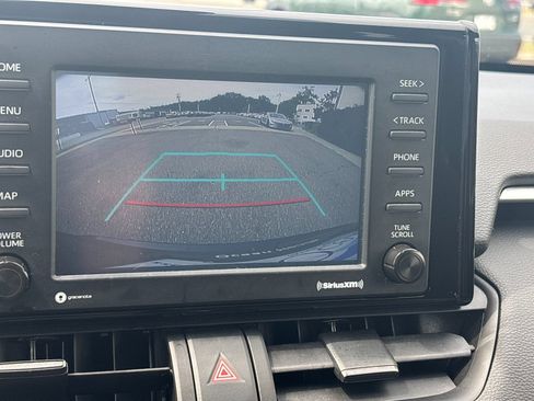 Used 2022 Toyota RAV4 LE AWD/4WD image 20