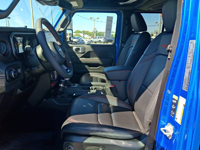 Used 2024 Jeep Wrangler Unlimited Rubicon w/ Convenience Group AWD/4WD image 13
