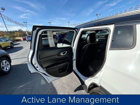 Used 2024 Jeep Compass Latitude w/ Convenience Group image 16