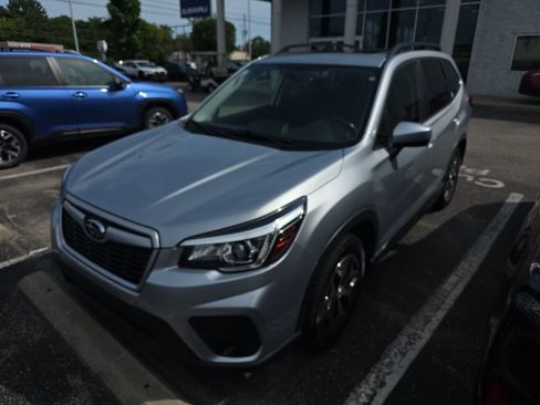 Used 2020 Subaru Forester Premium AWD/4WD image 1