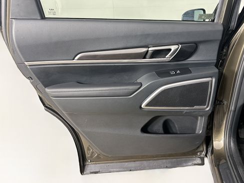 Used 2025 Kia Telluride S FWD image 28