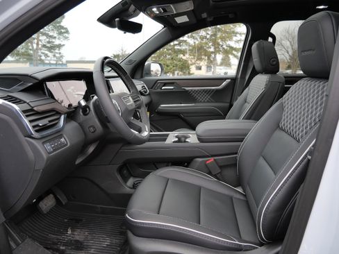 New 2026 GMC Acadia Denali w/ Super Cruise Package image 3