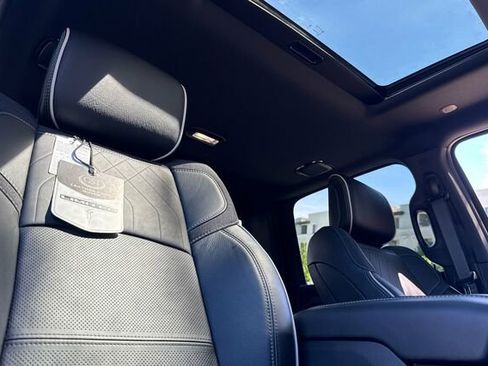 New 2026 RAM 2500 Limited AWD/4WD image 13