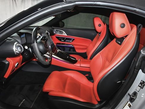 Used 2022 Mercedes-Benz SL 63 AMG 4MATIC w/ Driver Assistance Package image 61