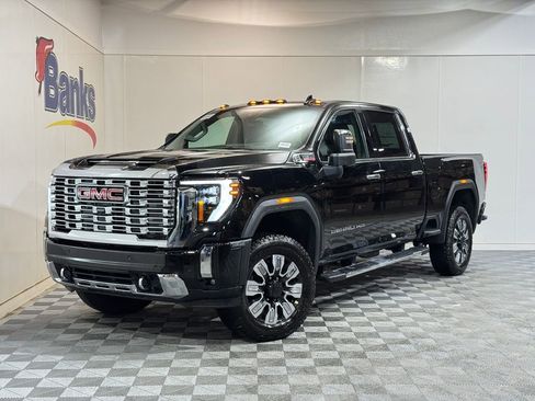 New 2025 GMC Sierra 2500 Denali w/ Denali Reserve Package image 2