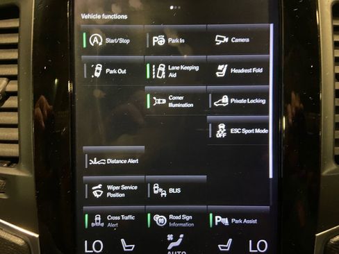 Used 2017 Volvo XC90 T6 Momentum w/ Vision Package image 42