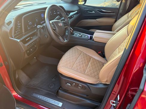 Used 2024 Cadillac Escalade ESV Sport w/ Touring Package AWD/4WD image 15