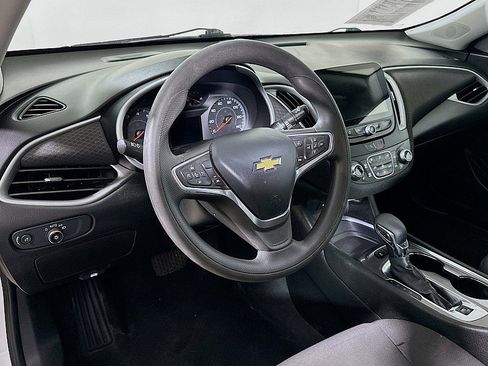 Used 2023 Chevrolet Malibu LT w/ Driver Confidence Package FWD image 9