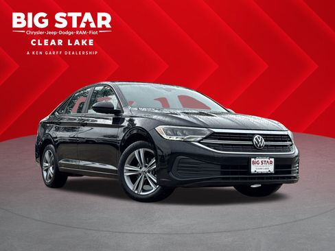 Used 2024 Volkswagen Jetta SE image 1