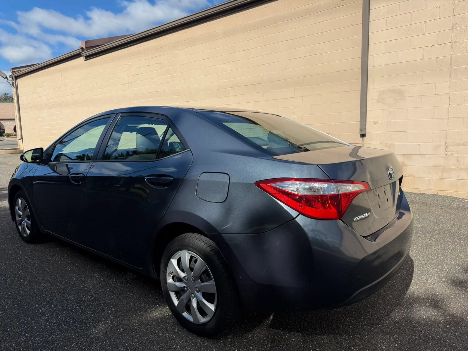 Used 2014 Toyota Corolla LE FWD image 5