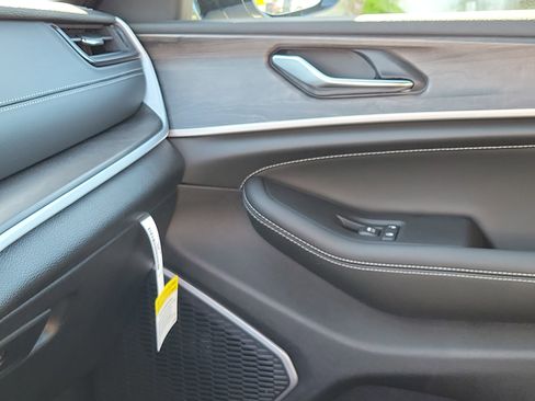 New 2026 Jeep Grand Cherokee L Limited image 20