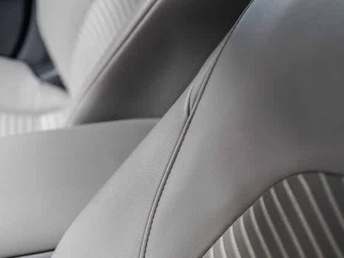 Certified 2022 Toyota Camry SE image 21