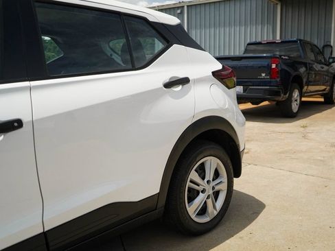 Used 2025 Nissan Kicks Play S FWD image 21
