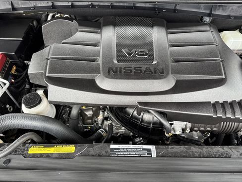 Used 2024 Nissan Titan SV w/ SV Convenience Package image 30