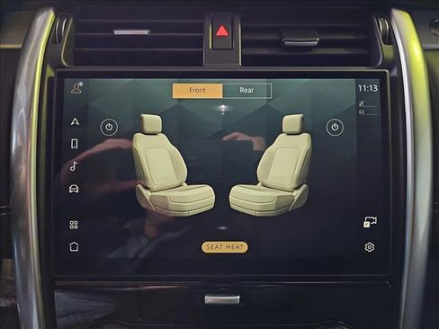 New 2024 Land Rover Discovery Dynamic SE image 23